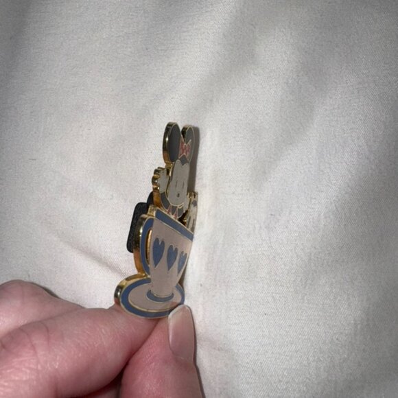 EUC, Disney Go Minnie and Cat in Teacup Pin, Minnie Mouse + Figaro, Pink Black - Picture 12 of 12